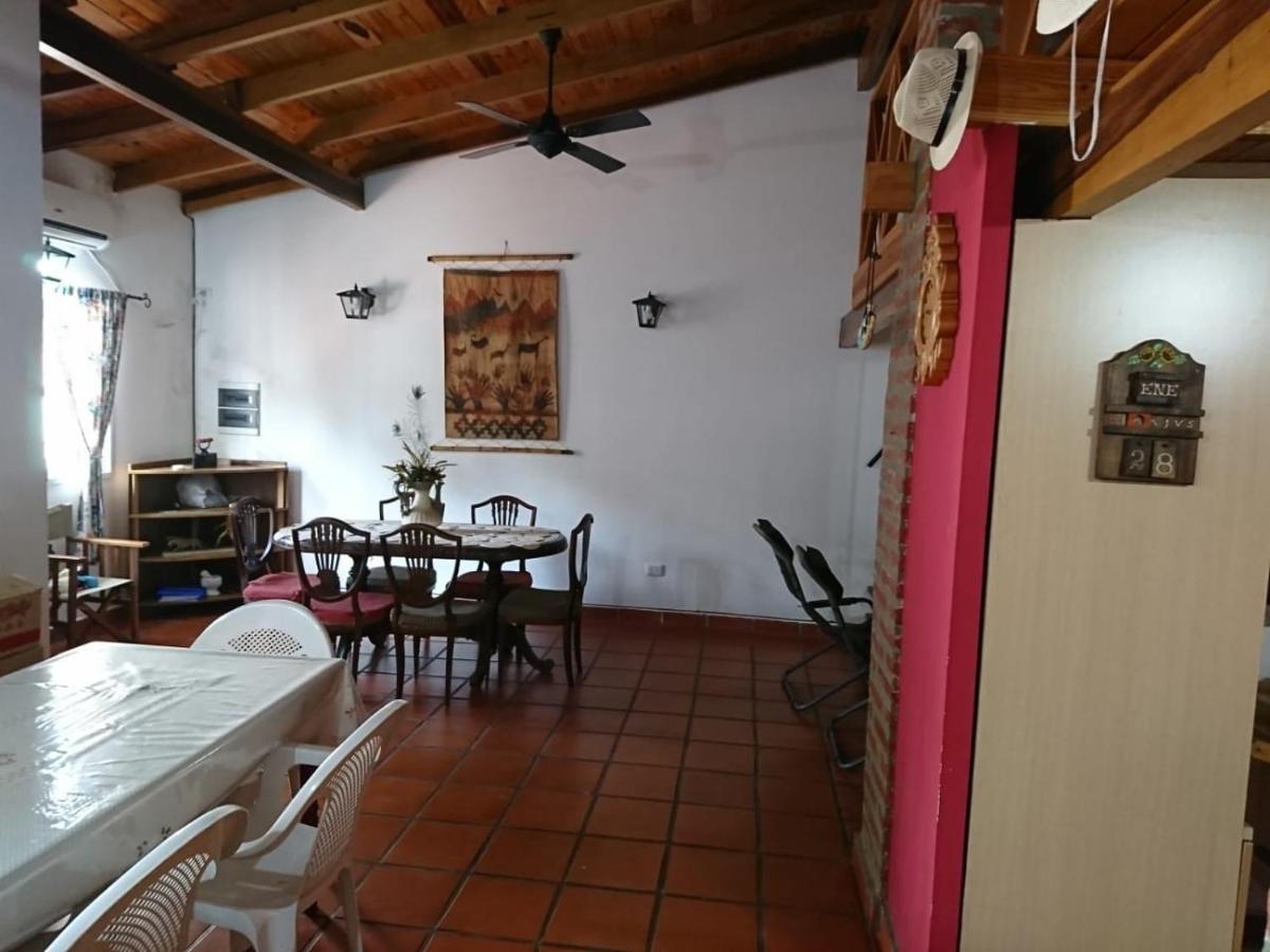 Casa Familiar En *